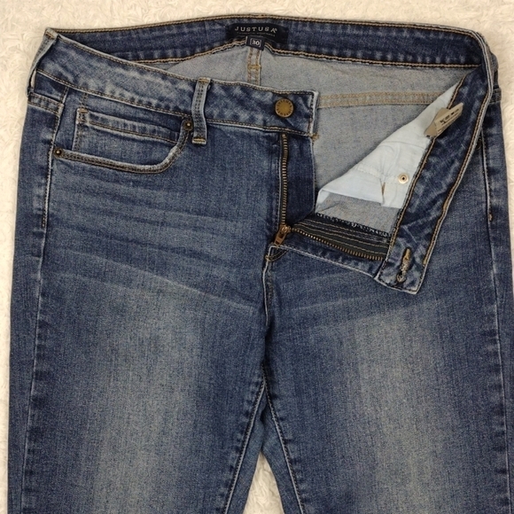 JUSTUSA Blue Whiskering Medium Wash Five Pocket Mid Rise Straight Leg Ankle Jean - Picture 5 of 15